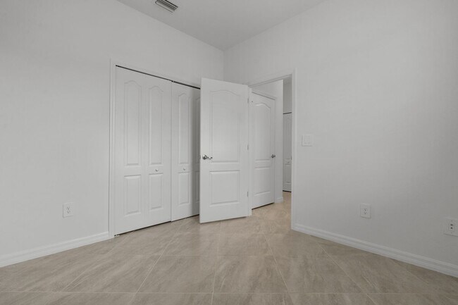Building Photo - 4363 Lemongrass Dr