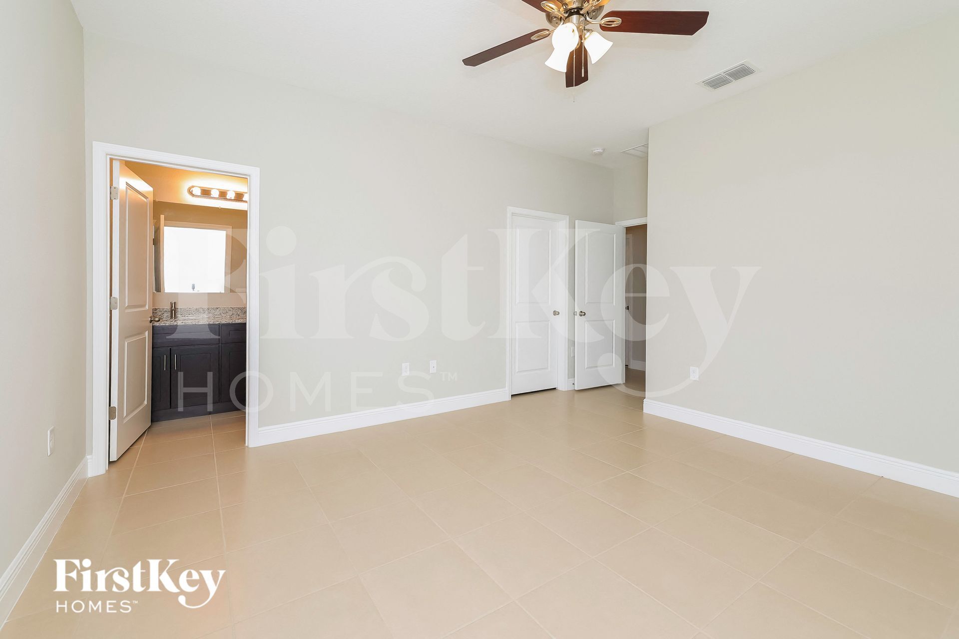 Building Photo - 650 Hudson Valley Dr