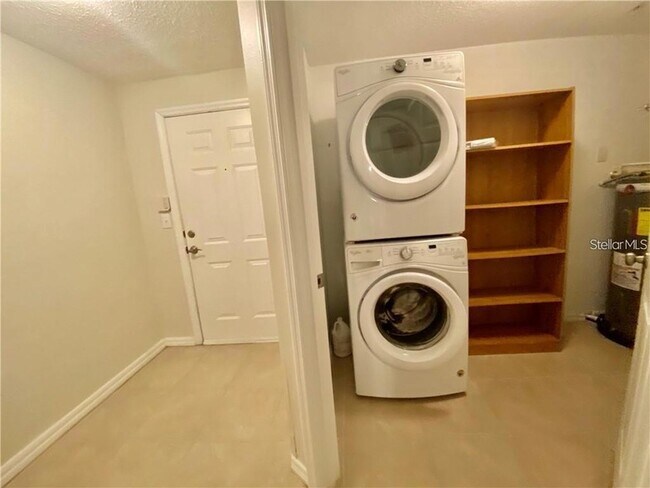 Building Photo - 5655 Bentgrass Dr