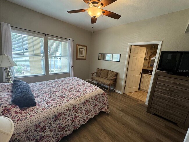 Building Photo - 5025 SW 91 Ct
