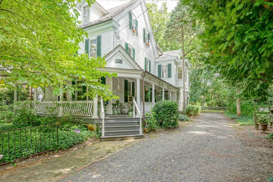 Building Photo - 315 Chestnut St