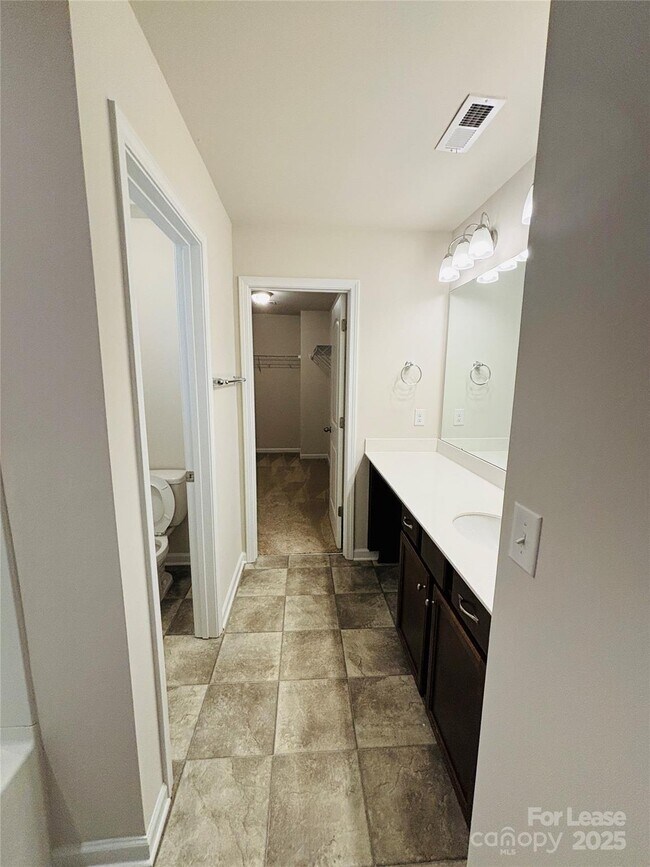Building Photo - 3147 Cheyney Park Dr