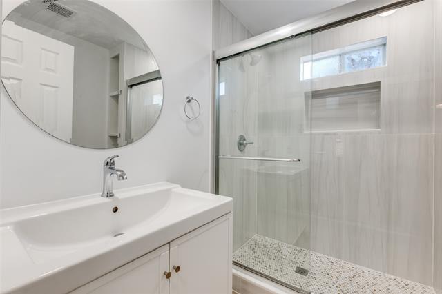 Building Photo - 2410 S Marsalis Ave