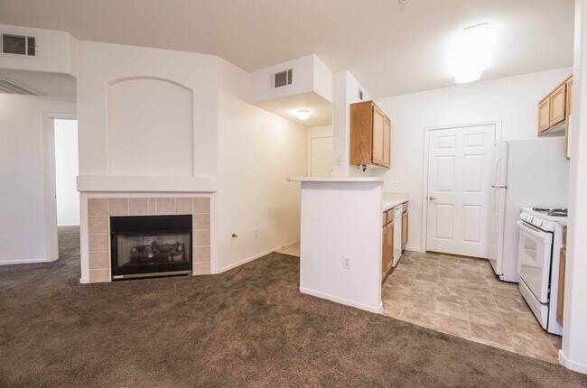 Building Photo - Two Bedroom Condo in Guard Gated Vistana