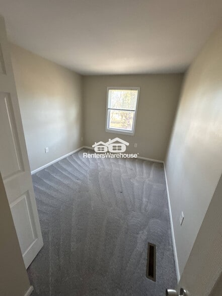 Building Photo - 647 Saltzman Rd