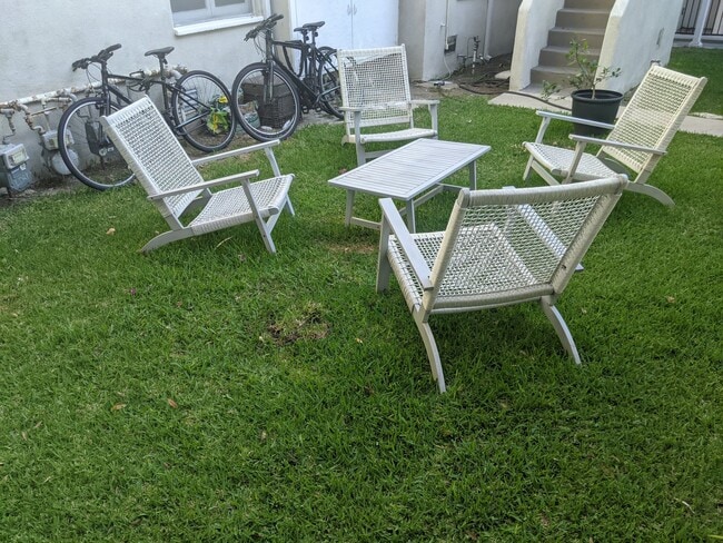 Building Photo - 451 N Oakhurst Dr