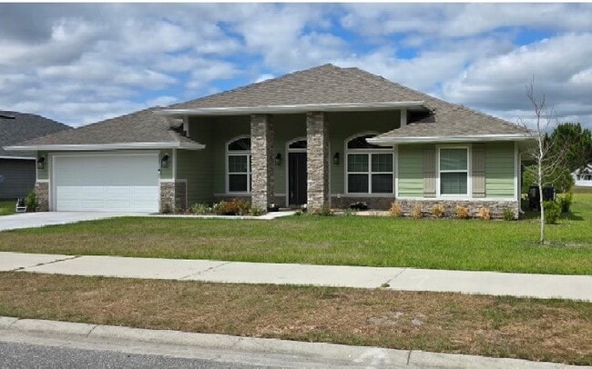 Building Photo - 297 SW Silverpalm Dr