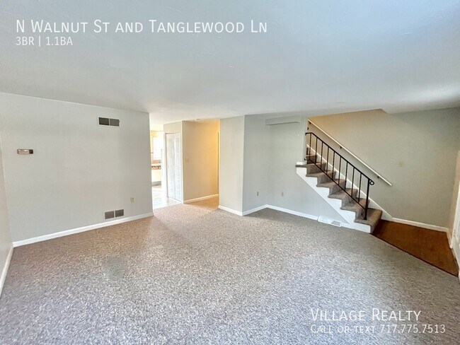 Building Photo - 492 N Walnut St