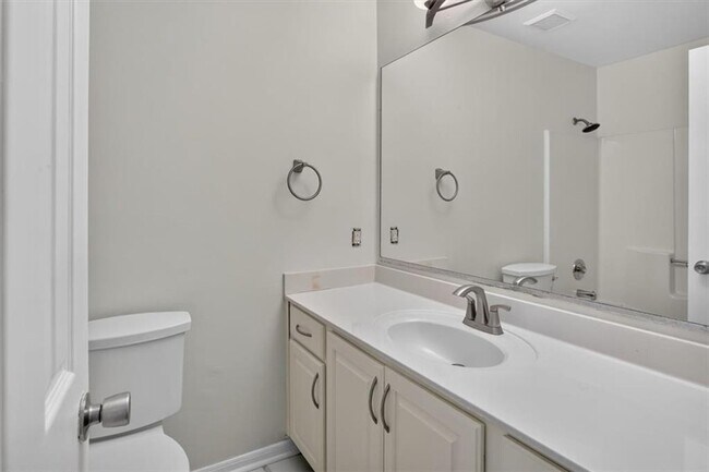 Building Photo - 115 Hubbard Dr