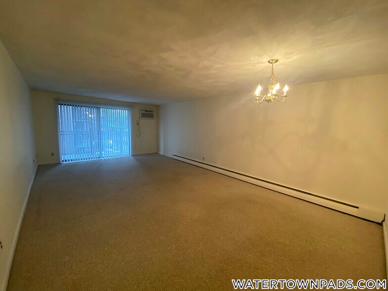 Building Photo - 16 Whites Ave