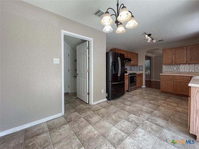 Building Photo - 2237 Stoneleigh Dr