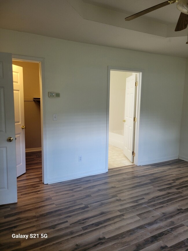 Building Photo - 739 Mockingbird Dr