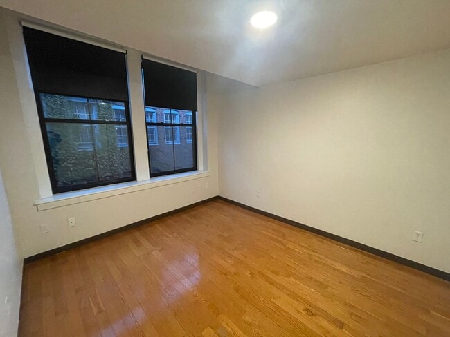 Building Photo - 105-107 Washington Street-Unit 4