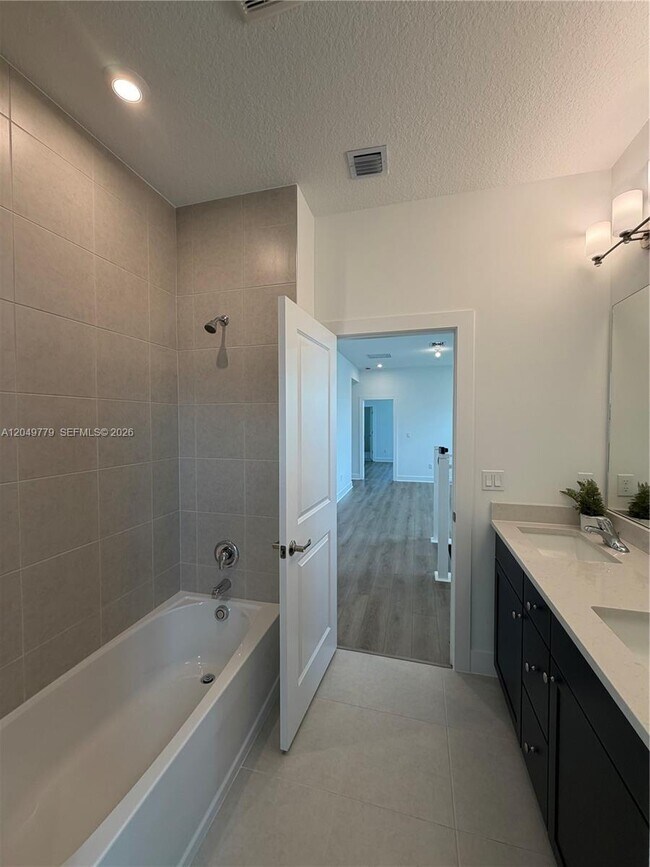 Building Photo - 881 SW Bushel Trl