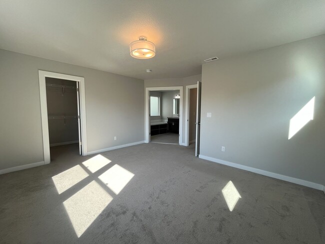 Building Photo - Three-Level Modern Living with Open Floor ...