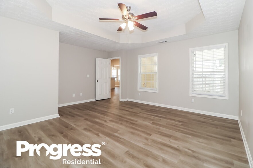 Building Photo - 358 Shadowbrooke Cir SW