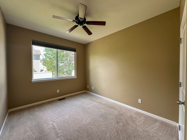 Building Photo - Horseshoe Ridge 4bd 3ba 2,522sq.ft. home FOR RENT!