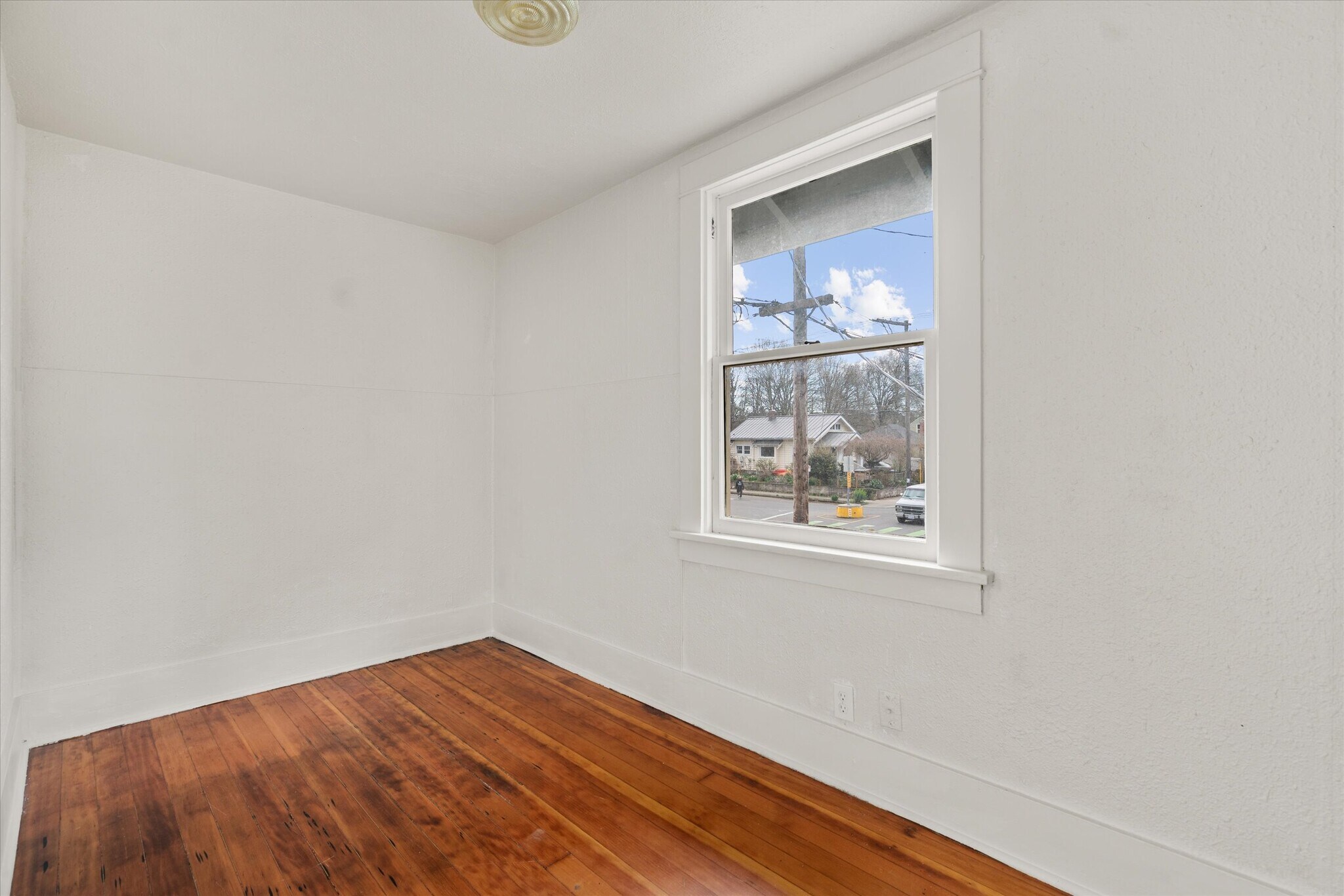 Building Photo - 7015 N Greeley Ave