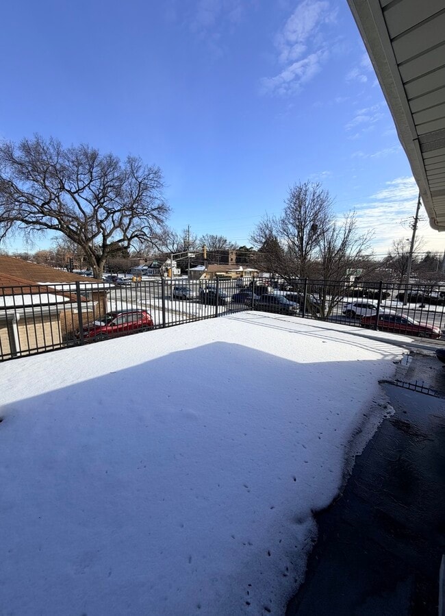 Building Photo - 2308 Oakton St