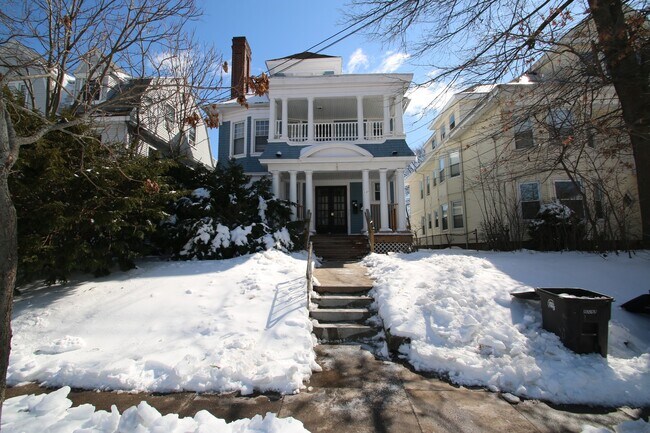 Building Photo - 337 Winthrop Ave