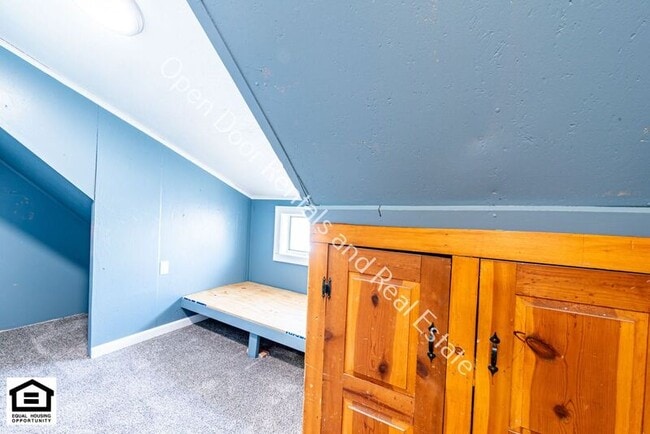 Building Photo - 1703 Sprott St