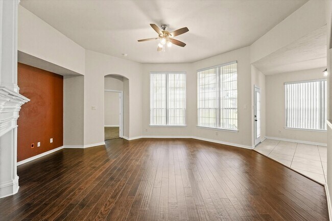 Building Photo - 1319 Lakeridge Ln