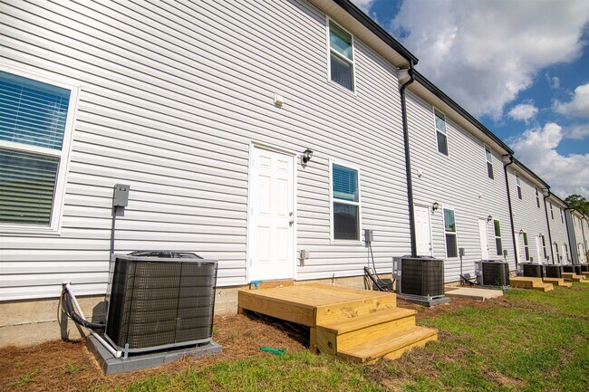 Building Photo - 2200 Del Carmel Way