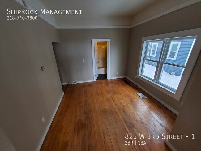 Building Photo - 825 W 3rd St