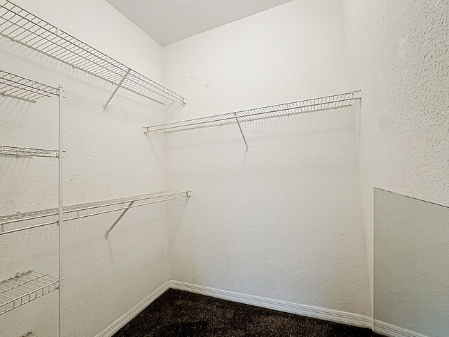 Building Photo - NEWLY RENOVATED 2-Bdrm Condo in Visconti's...