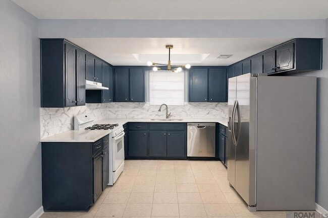 Building Photo - 2165 General Beauregard Ave