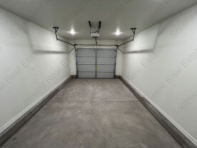 Building Photo - Brand New 2 bedroom 2 bath apartment