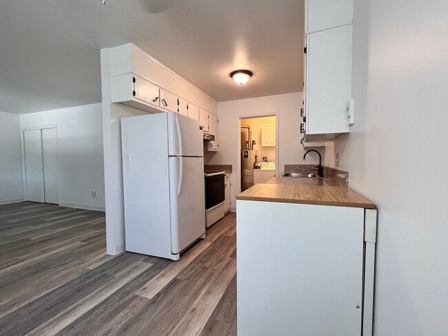 Building Photo - 3001 Boulder Ave