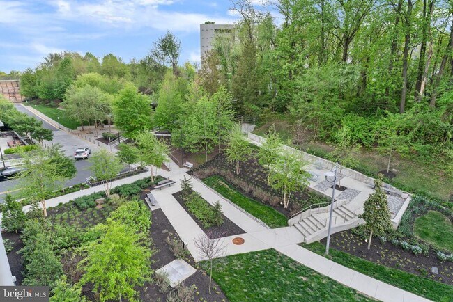 Building Photo - 7887 Jones Branch Dr