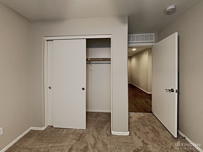 Building Photo - 2515 N 73rd Dr