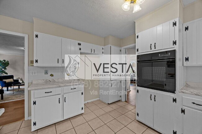 Building Photo - 90 Knob Hill Rd