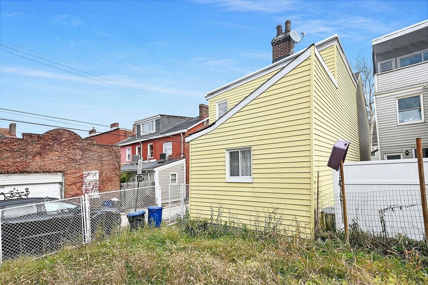 Building Photo - 54 S 19th St