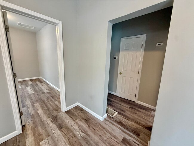 Building Photo - 3 Bed 1 Bath - Single family house, Taylor-Berry Neighborhood