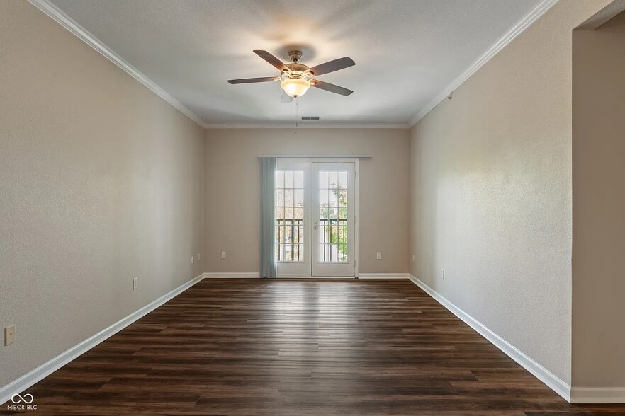 Living room - 12833 Tradd St