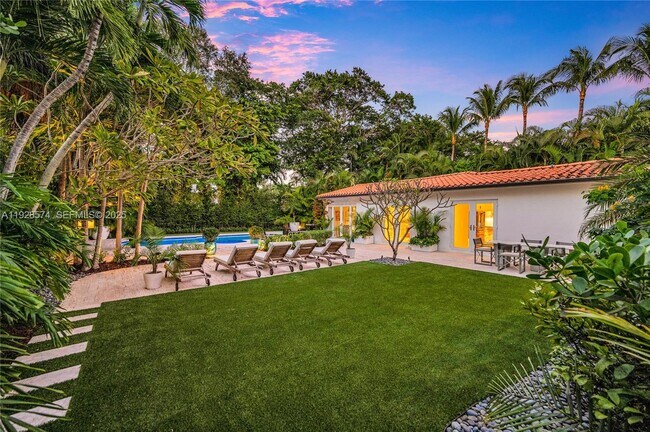 Building Photo - 607 Melaleuca Ln