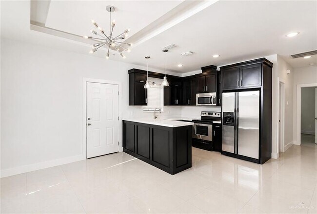 Building Photo - 1219 White Oak Dr