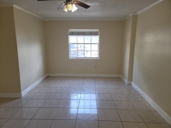 Building Photo - 3105 Langston Dr