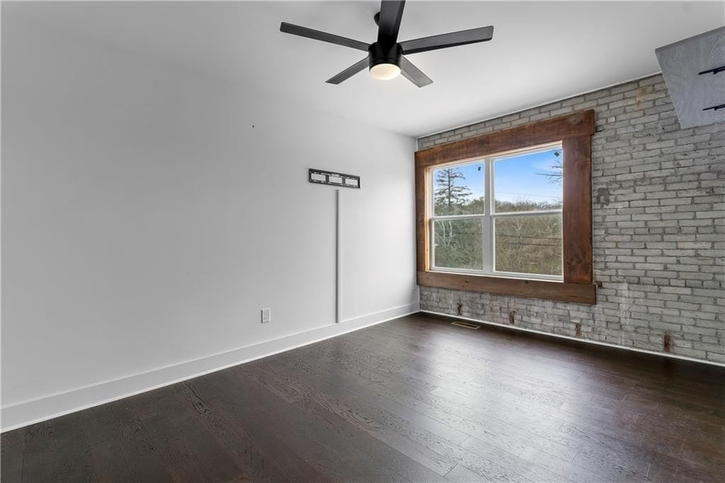 Building Photo - 610 Madola Rd