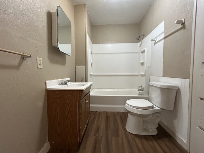 Building Photo - 2-Bedroom Home with Spacious 1267 Sq Ft in...