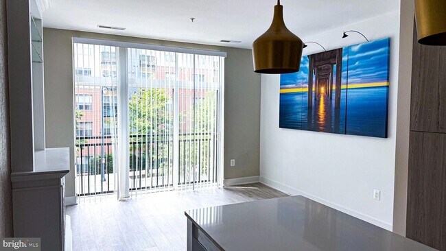 Building Photo - 145 Riverhaven Dr