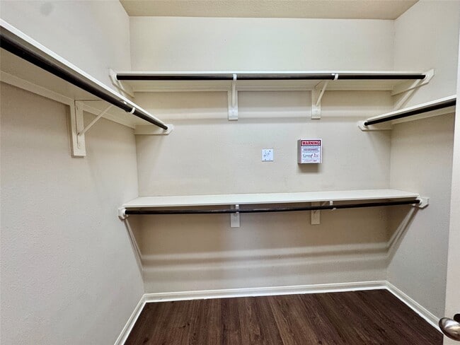 Building Photo - 3302 Allington Ct