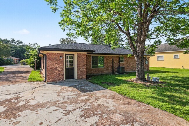 Building Photo - 10606 Hemwick Dr