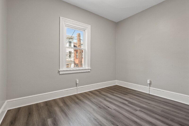 Building Photo - 249 N Mulberry St