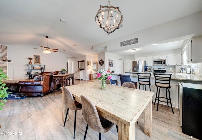 Building Photo - 707 Plantation Cir