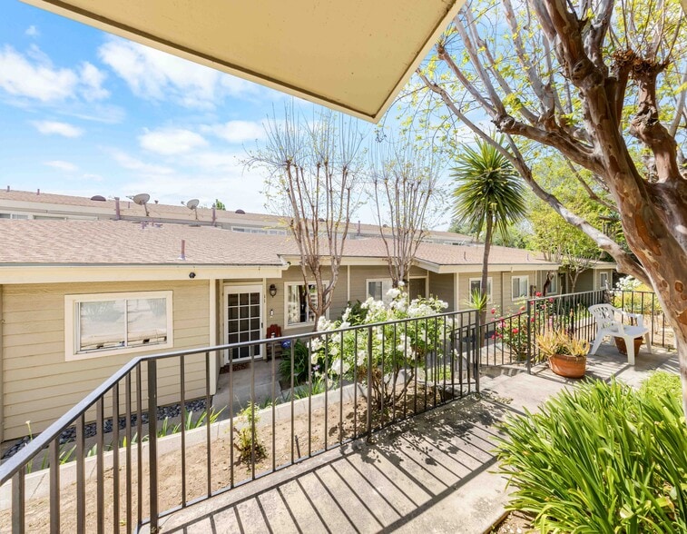 Building Photo - 11377 Osborne Pl