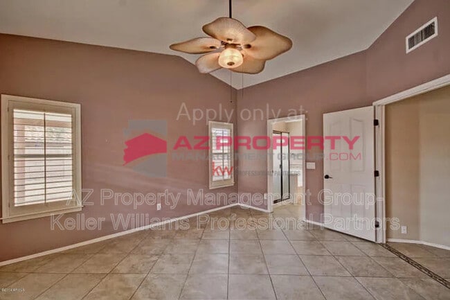 Building Photo - 12725 W Palm Ln